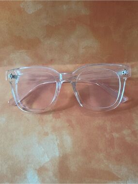 Blue light blocking glasses with clear frames and clear lenses